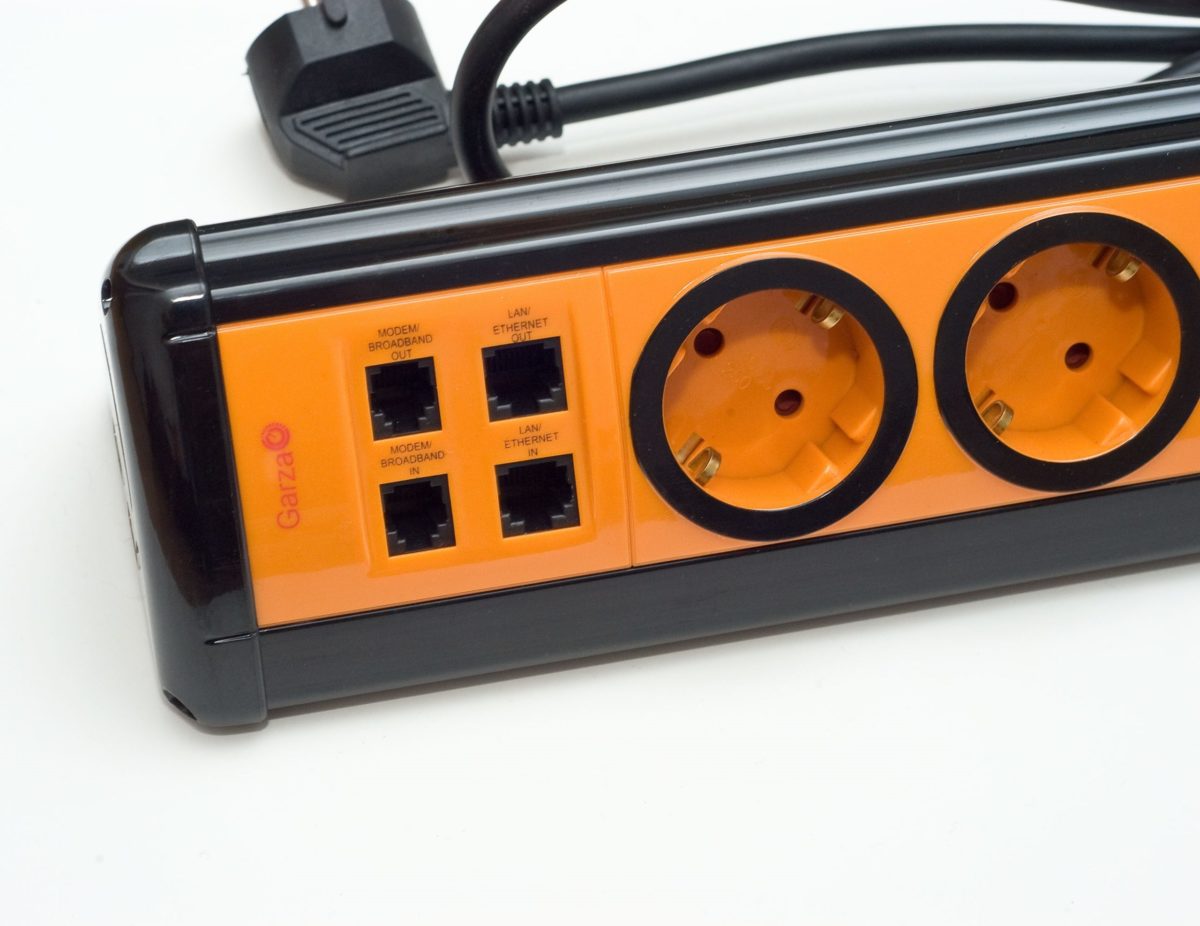 REGLETA GARZA 6 TOMAS + 2 USB + 2 RJ11+ 2 RJ45 CON PROTECCIÓN SOBRETENSIÓN Y SOBRECARGA CABLE 1,5mm+1,4m - Imagen 4